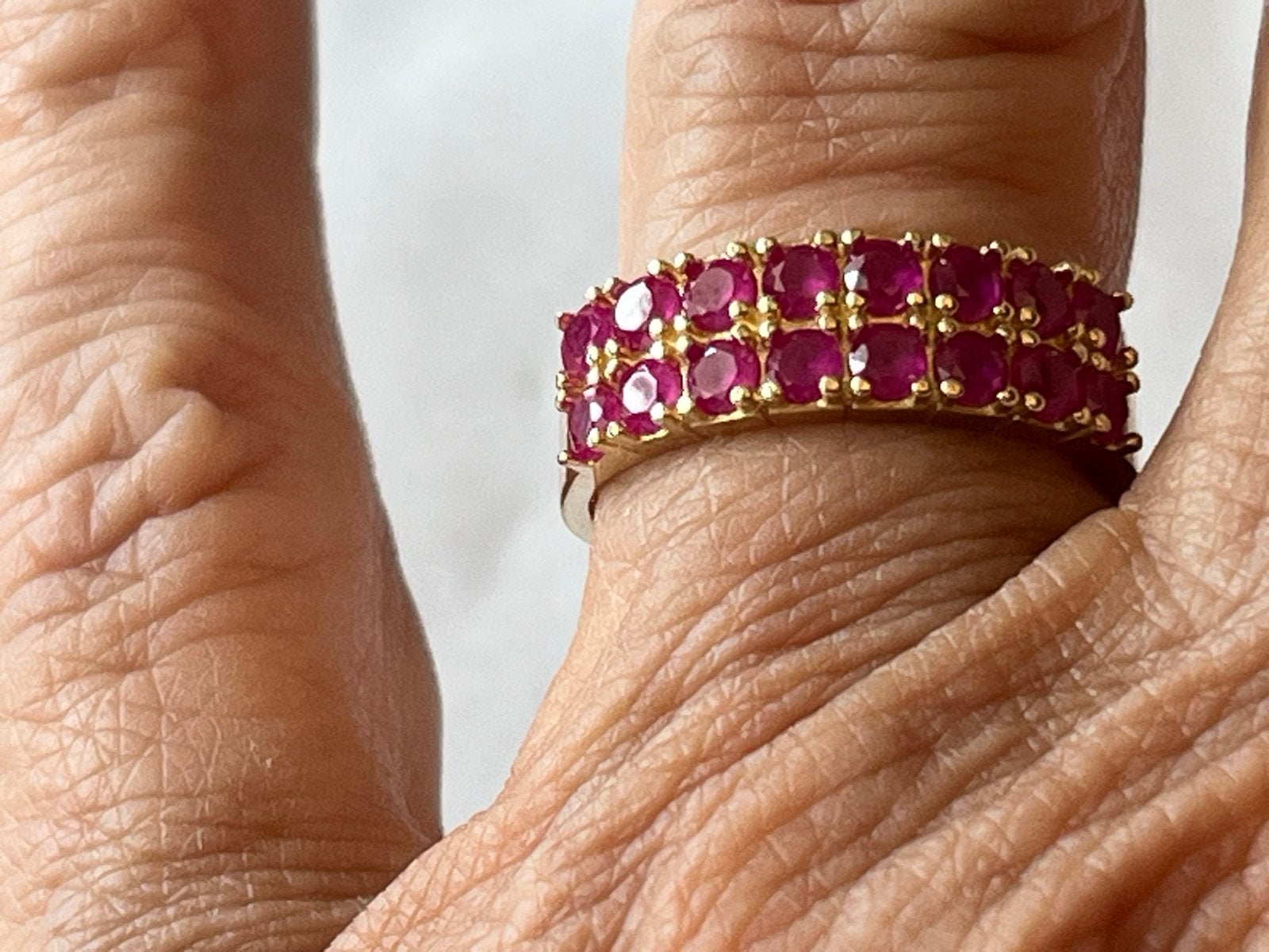 Dubbele Gouden Ring met Natuurlijke Robijn - 14 CT Goud, Verzenden, Zo goed als nieuw, 17 tot 18, Met edelsteen