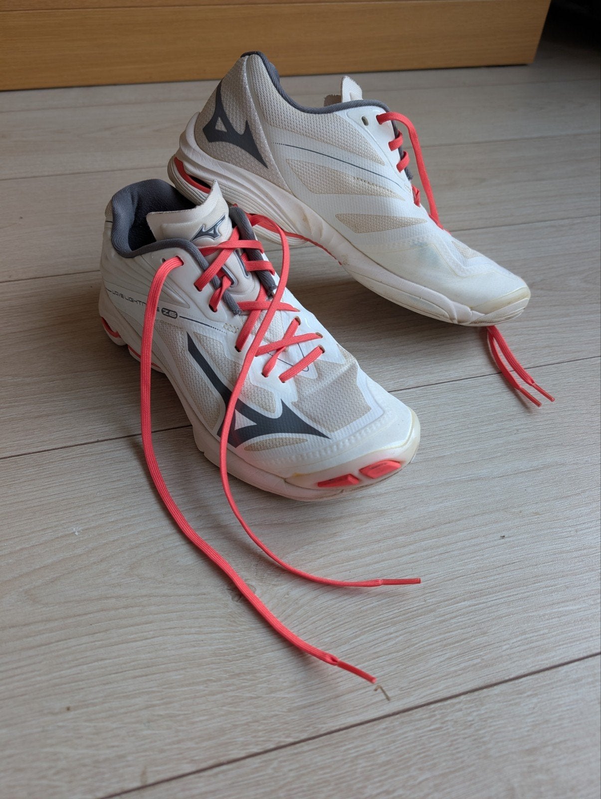 Mizuno wave lightning Z6 maat 39, Ophalen of Verzenden, Zo goed als nieuw, Schoenen