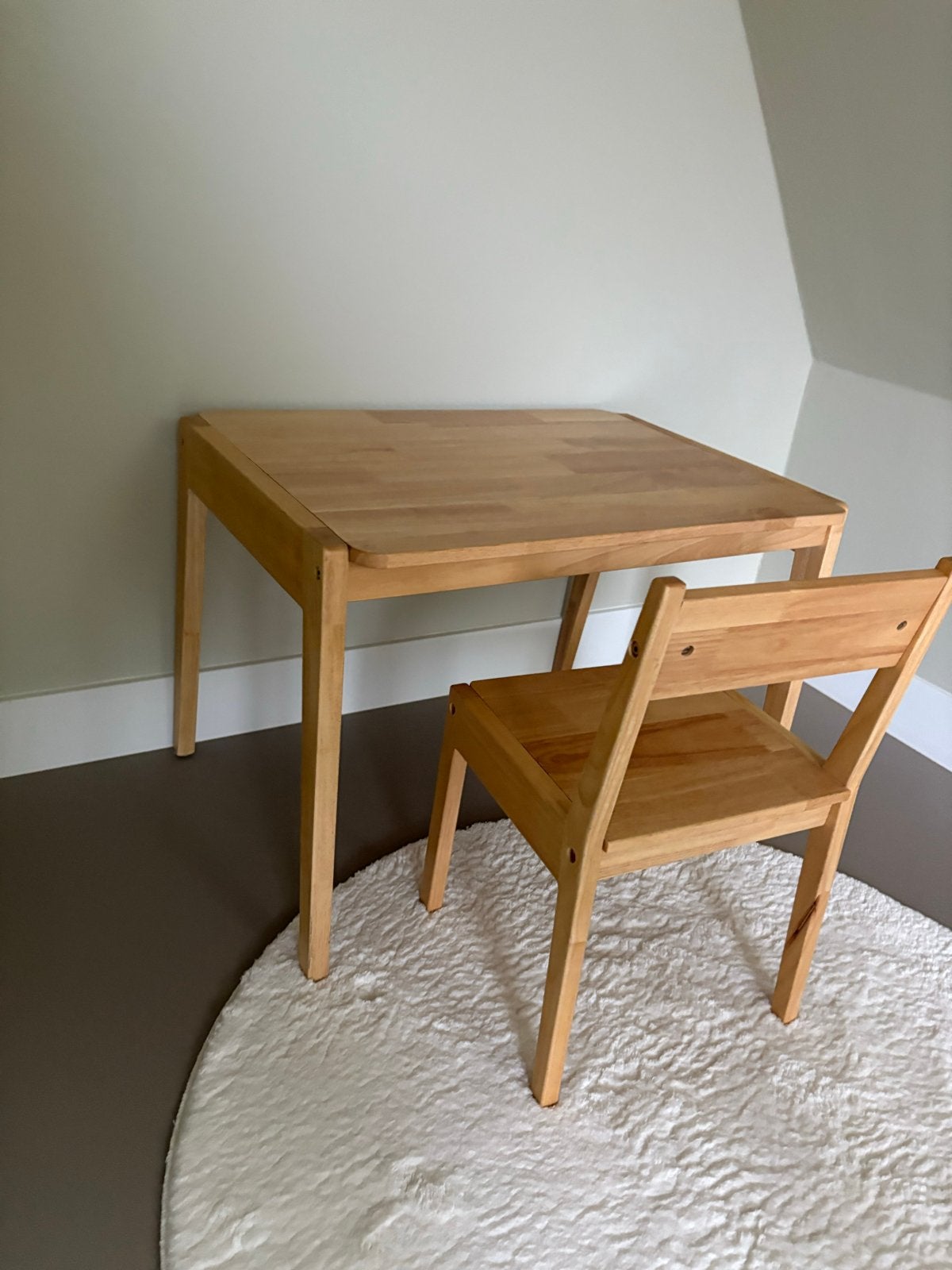 Houten kinderbureau met stoel - H48xB70xD49, Ophalen, Zo goed als nieuw, Tafel(s) en Stoel(en)