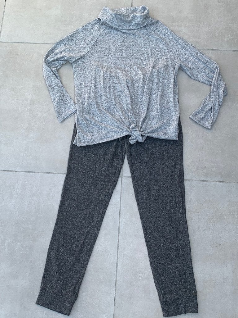 SOLO per ME pyama / huispak in ~~nieuw~~ staat, Verzenden, Zo goed als nieuw, Maat 38/40 (M), Grijs