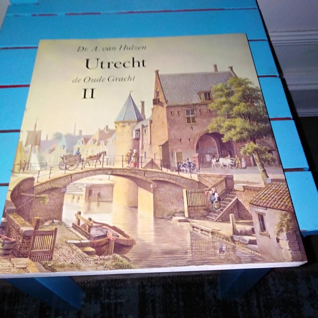 Utrecht de Oude Gracht II geschreven door Dr. A. van Hulzen, Boeken, Geschiedenis | Stad en Regio, Ophalen, Gelezen