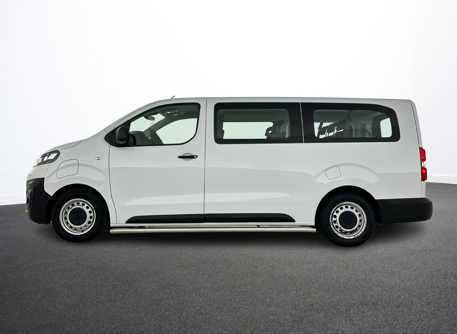 Opel Vivaro-e Combi L3H1 75 kWh Opel Vivaro-e Combi 75-kWh L, Auto's, Opel, Dealer onderhouden, Overige carrosserieën, 110 €/maand