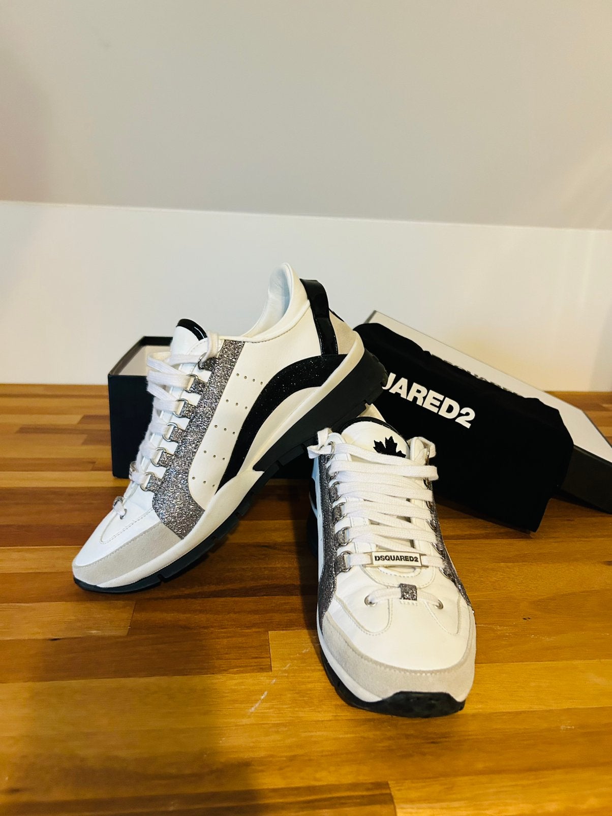 Dsquared2 Sneakers maat 41  Zwart/Wit met Glitter Nieuwstaat, Ophalen of Verzenden, Zo goed als nieuw, Zwart, Sneakers of Gympen