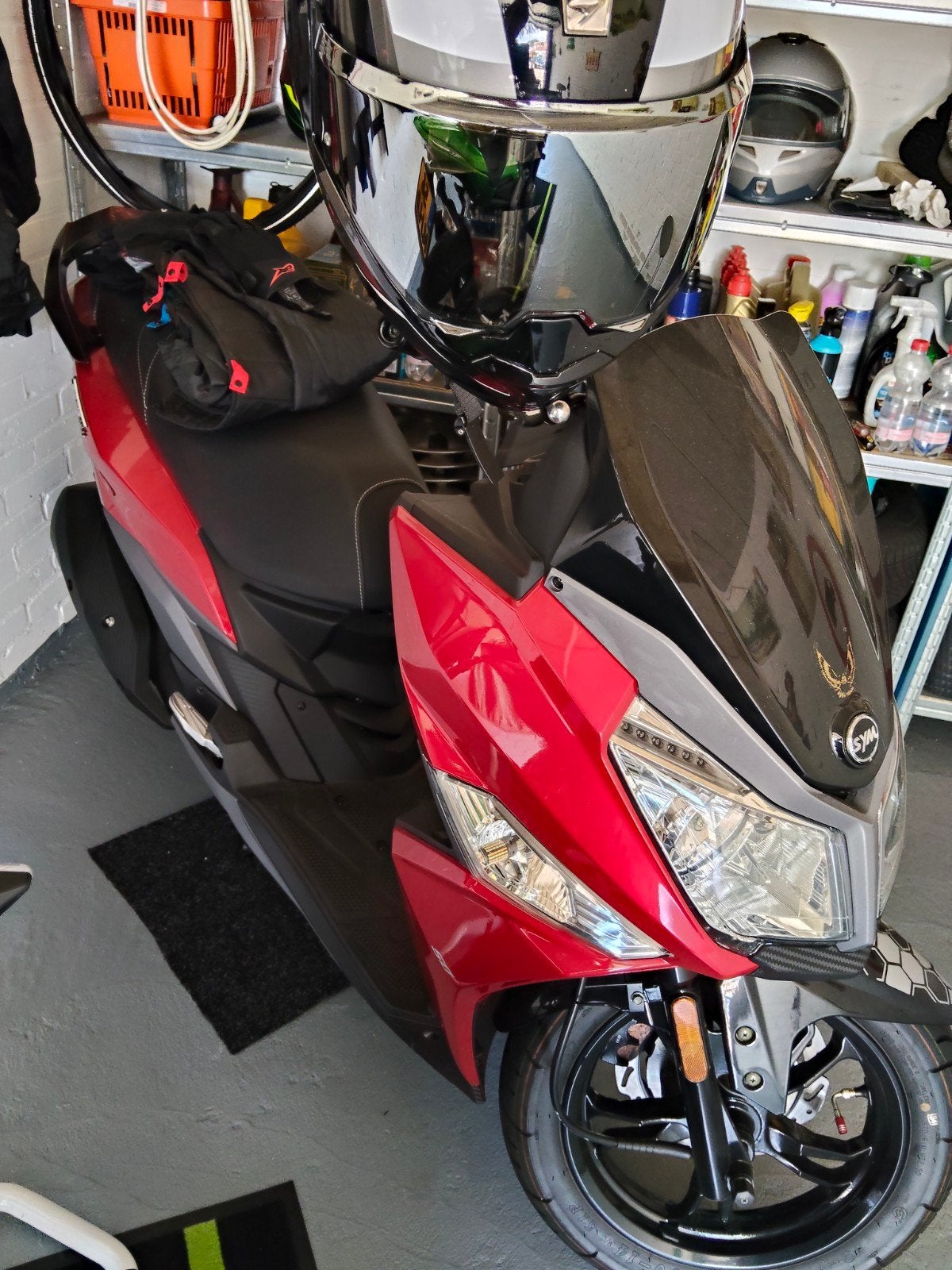 sym yet scooter 2023 geel 376 km, Fietsen en Brommers, Scooters | Peugeot, Ophalen, Maximaal 45 km/u, Zo goed als nieuw, Benzine