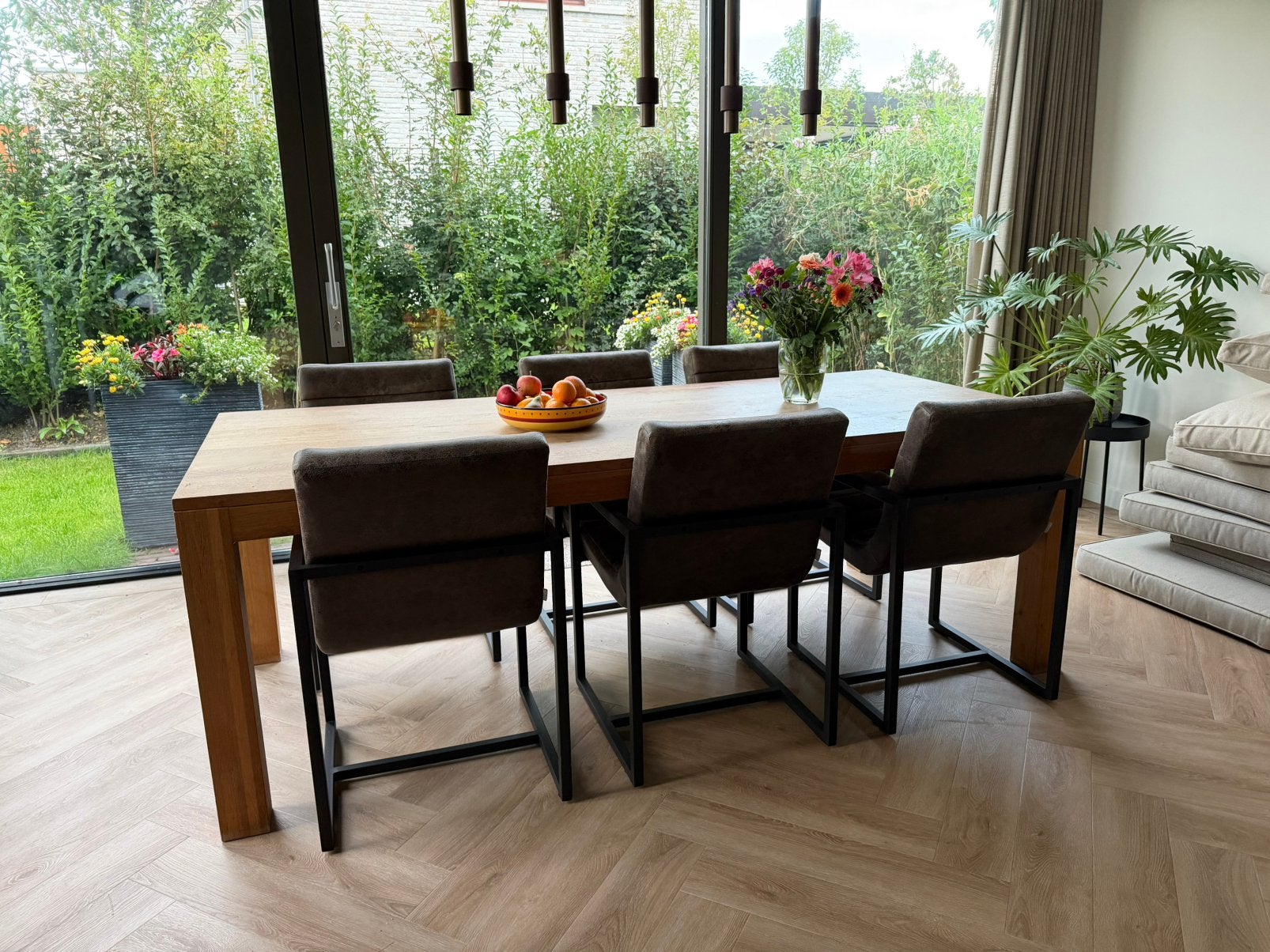 Grote massieve tafel met 6 stoelen. Ook losse verkoop!, Huis en Inrichting, Ophalen, Gebruikt, Eikenhout, 200 cm of meer
