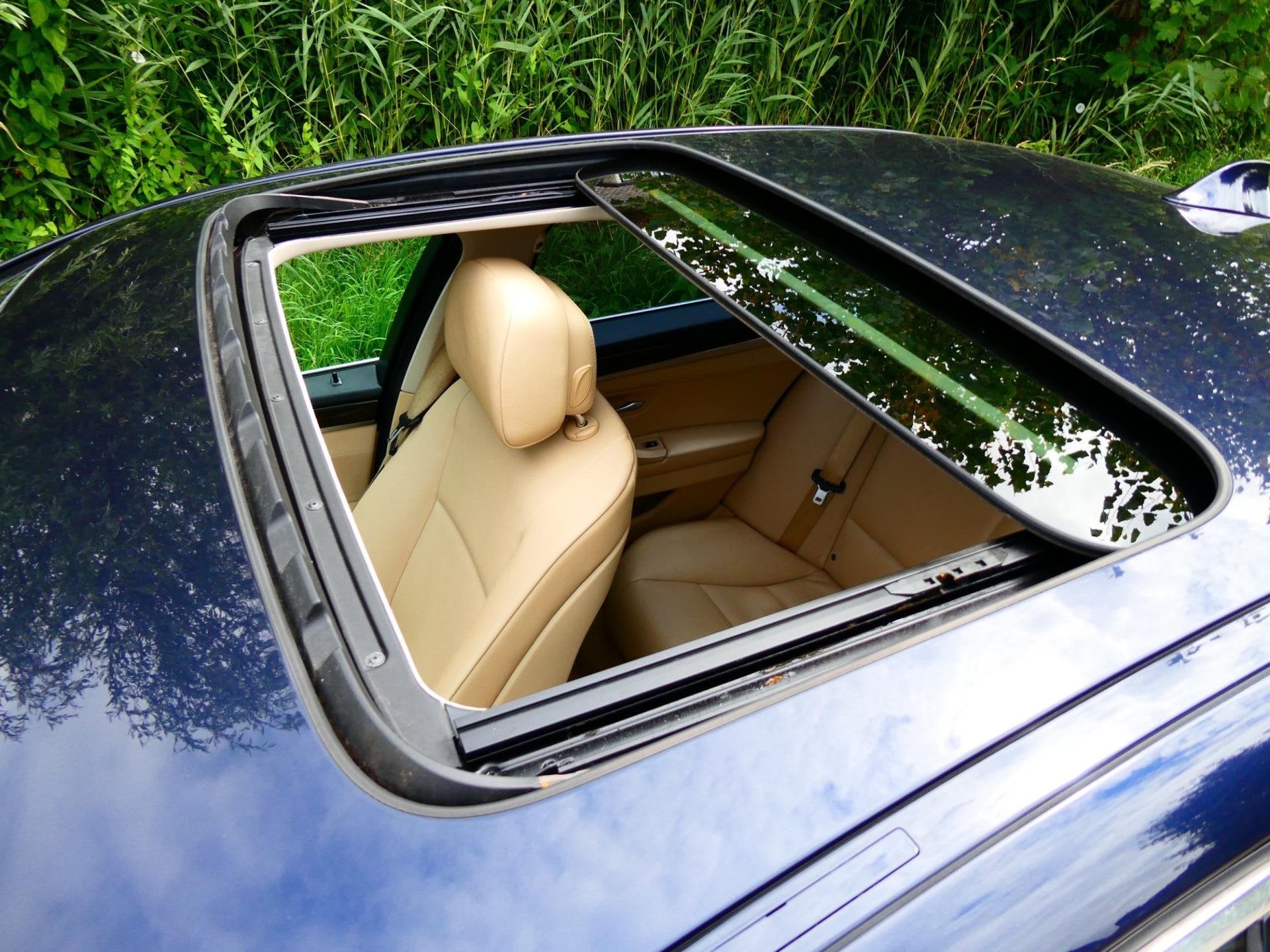 BMW 5-serie 520i High Exe 184pk Aut. Leder Navi Schuifdak Xe, Automaat, Gebruikt, Beige, 4 cilinders