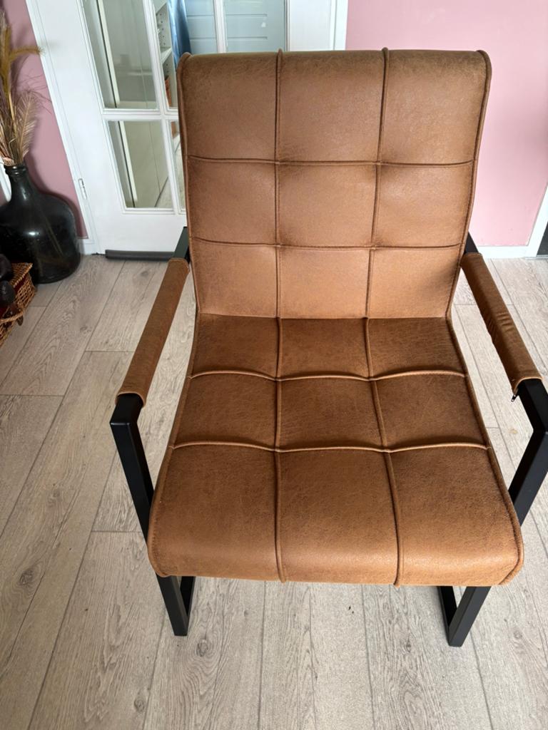 4 mooie eetkamerstoelen van Huus, zo goed als nieuw nieuw, Huis en Inrichting, Stoelen, Bruin, Ophalen of Verzenden, Zo goed als nieuw