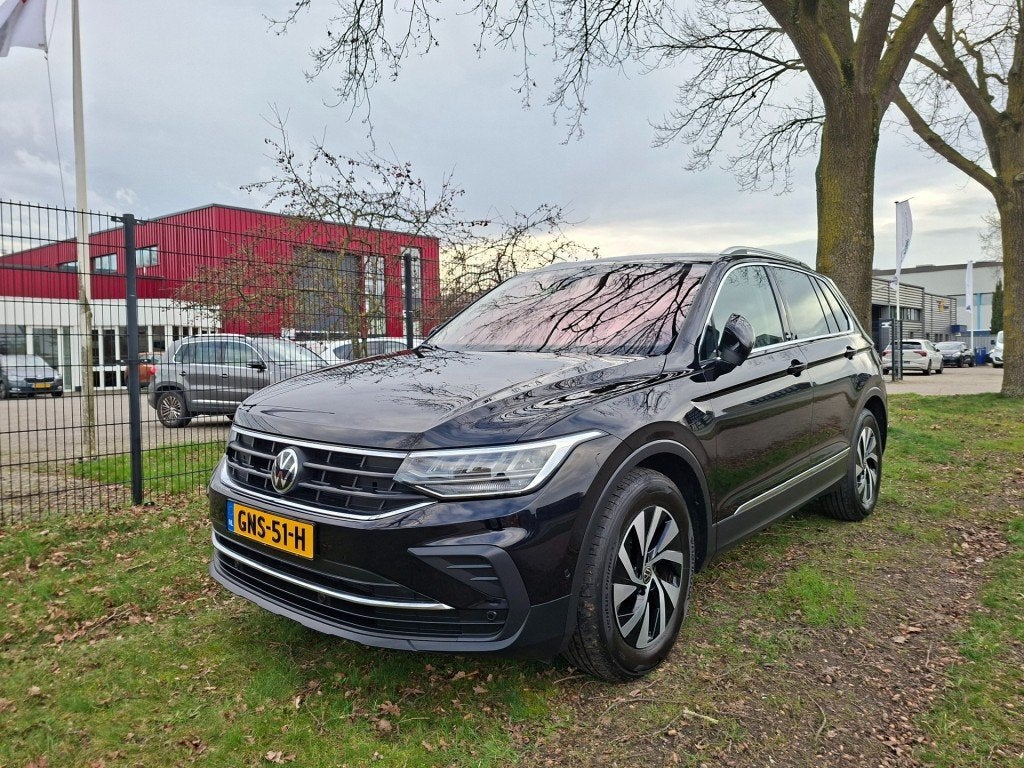 Volkswagen TIGUAN 1.5 MOVE/ACC/Trekhaak/Carplay/achteruitrij, Auto's, Euro 6, 4 cilinders, 150 pk, 14 km/l