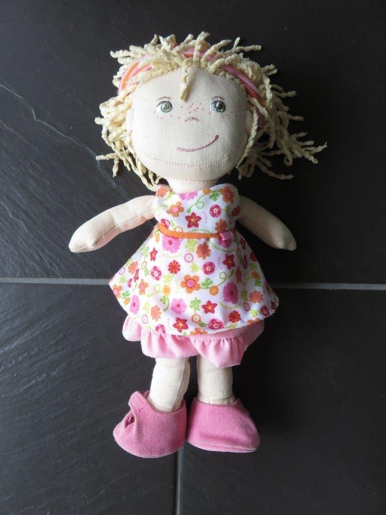 Haba pop Milla, ca 30 cm met jurk en broek, Kinderen en Baby's, Speelgoed | Poppen, Ophalen of Verzenden, Zo goed als nieuw, Overige typen