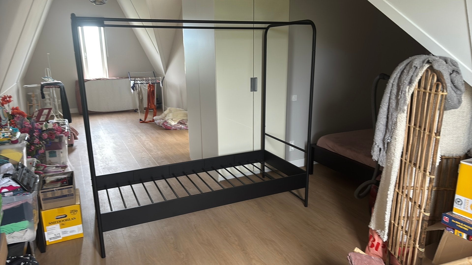 VT wonen hemelbed metaal Bunk B94x204Lx190H met lattenbodem, Huis en Inrichting, Slaapkamer | Bedden, Ophalen, 90 cm, Eenpersoons