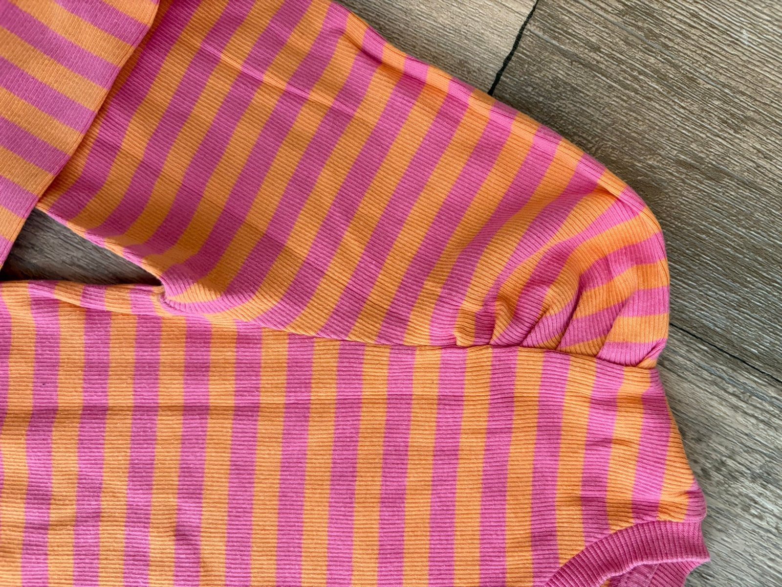 WE Longsleeve Roze/Oranje Streep Maat 146/152, Kinderen en Baby's, Ophalen of Verzenden, Gebruikt, Meisje, Shirt of Longsleeve