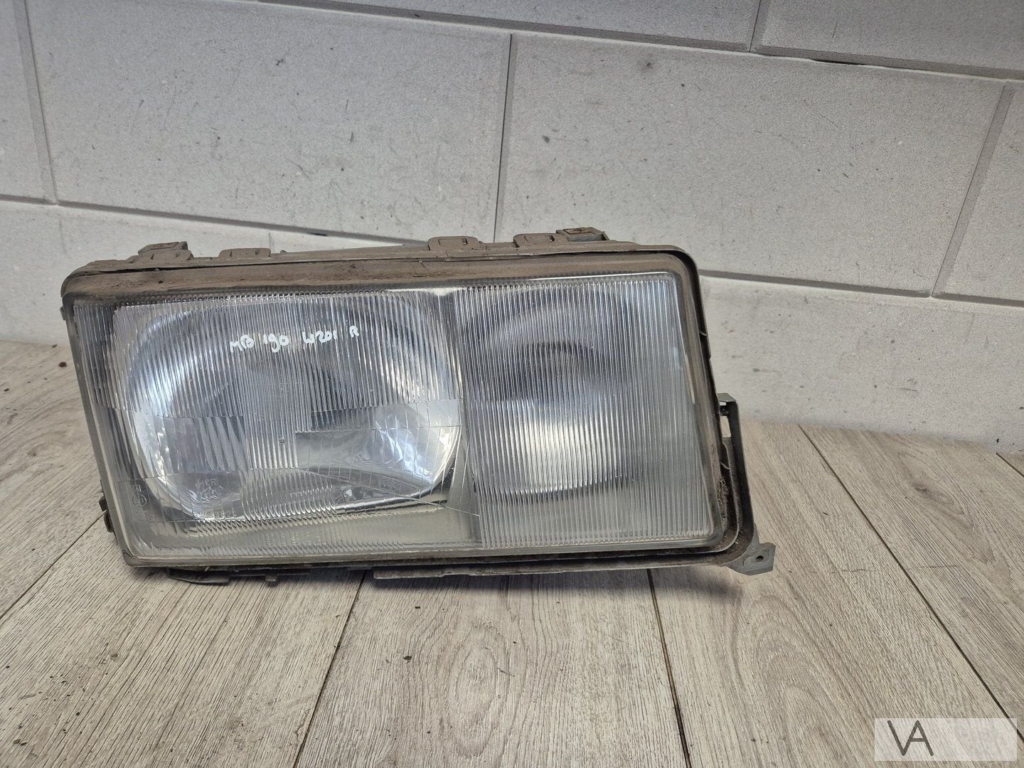 Mercedes 190 W201 1983 - 1993 koplamp rechts 1305620535 €100, Auto-onderdelen, Gebruikt, -, Ophalen of Verzenden, -