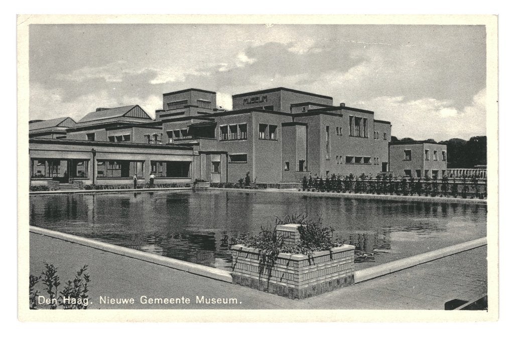 948870 Den Haag 1938 ZH Nieuwe Gemeente Museum Gelopen