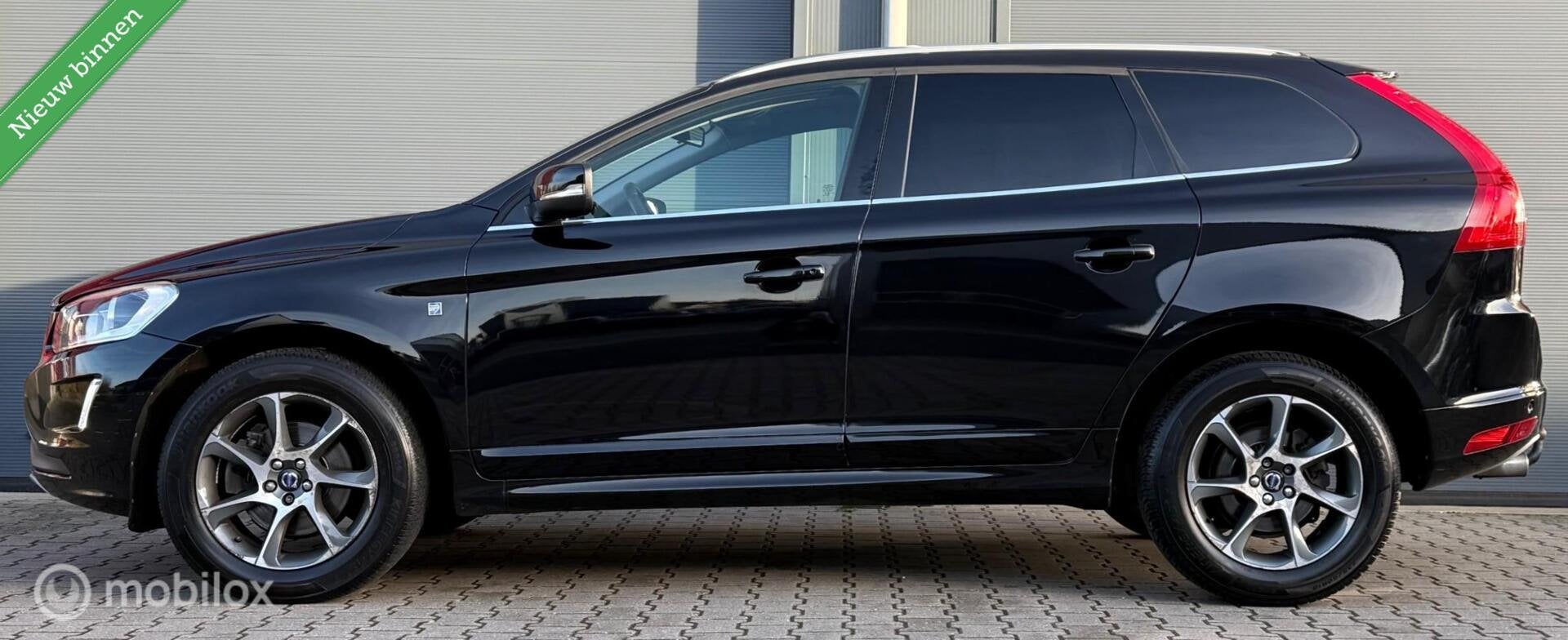 Volvo XC60 2.0 D3 FWD Ocean Race Clima/Cruise/PDC/Trekhaak, Auto's, Voorwielaandrijving, Euro 6, 4 cilinders, Zwart