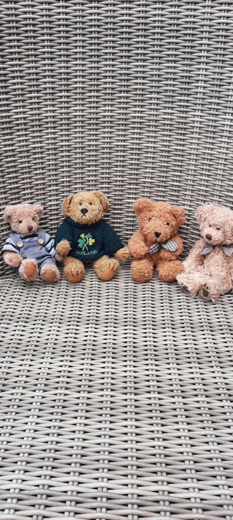 Leuke teddybeertjes per stuk 4,00 euro, Ophalen of Verzenden, Zo goed als nieuw, Stoffen beer, Overige merken