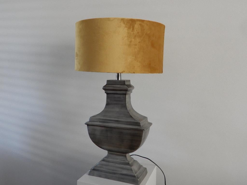 Lamp, groot formaat, voet zilverkleurig met gouden kap.2x, Huis en Inrichting, Lampen | Tafellampen, Ophalen of Verzenden, Zo goed als nieuw