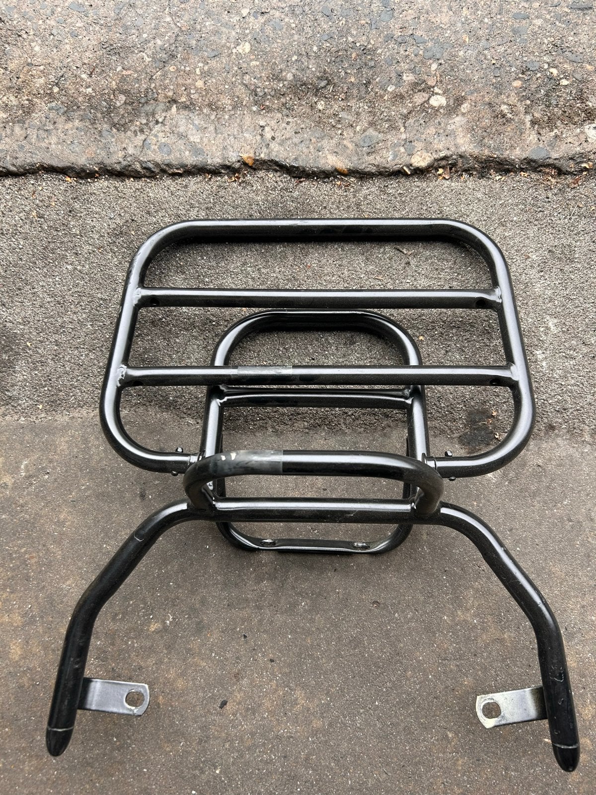 Zwart bagagedrager voor scooter, Fietsen en Brommers, Ophalen of Verzenden, Gebruikt, Overige typen, Overige merken