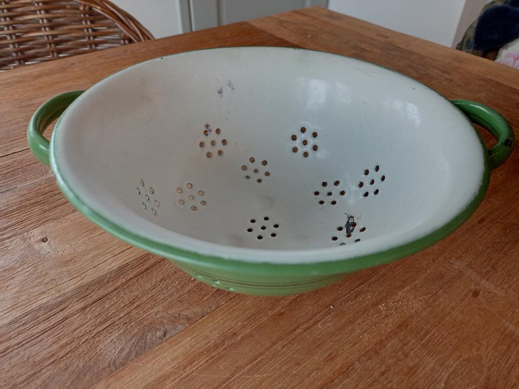 Emaille vergiet groen/wit met gouden bies, Ophalen of Verzenden