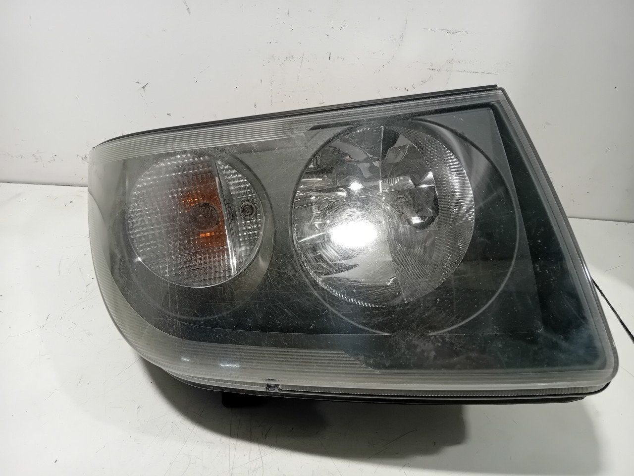 Koplamp links Volkswagen Crafter, Onderdelen@venauto.nl, Van der Ven Autorecycling B.V., Gebruikt, Ettenseweg 76, 4706 PB Roosendaal, The Netherlands