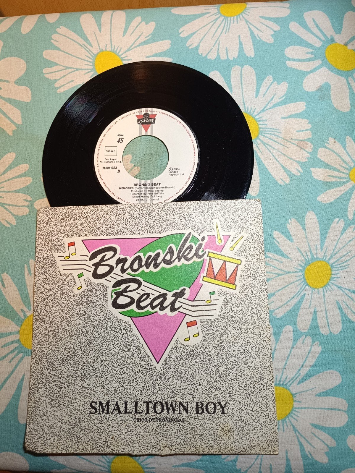 Bronski Beat - Smalltown Boy 7 inch vinyl single (1984), Gebruikt, 7 inch, Ophalen of Verzenden, Pop