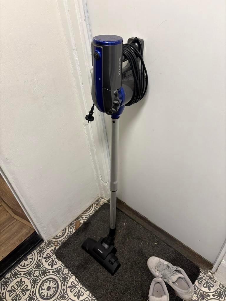 Hyundai 2-in-1 steelstofzuiger - Gebruikt, Ophalen of Verzenden, Gebruikt, Reservoir, Minder dan 1200 watt