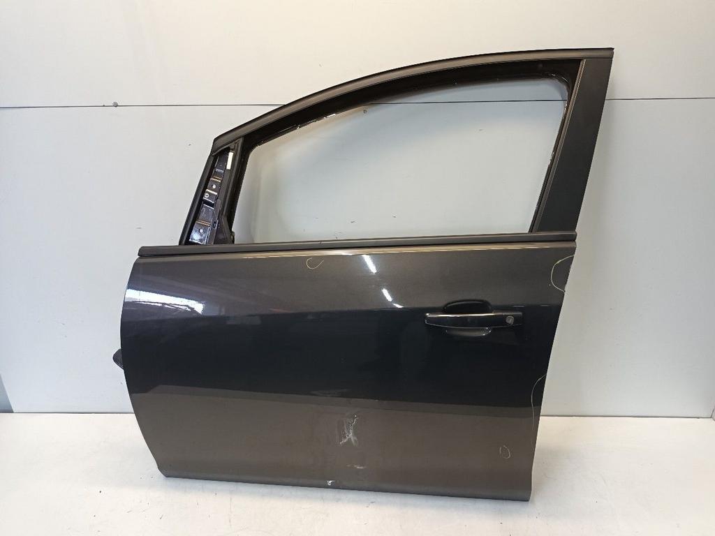 Portier links voor Opel Astra, Onderdelen@venauto.nl, Van der Ven Autorecycling B.V., Gebruikt, Ettenseweg 76, 4706 PB Roosendaal, The Netherlands