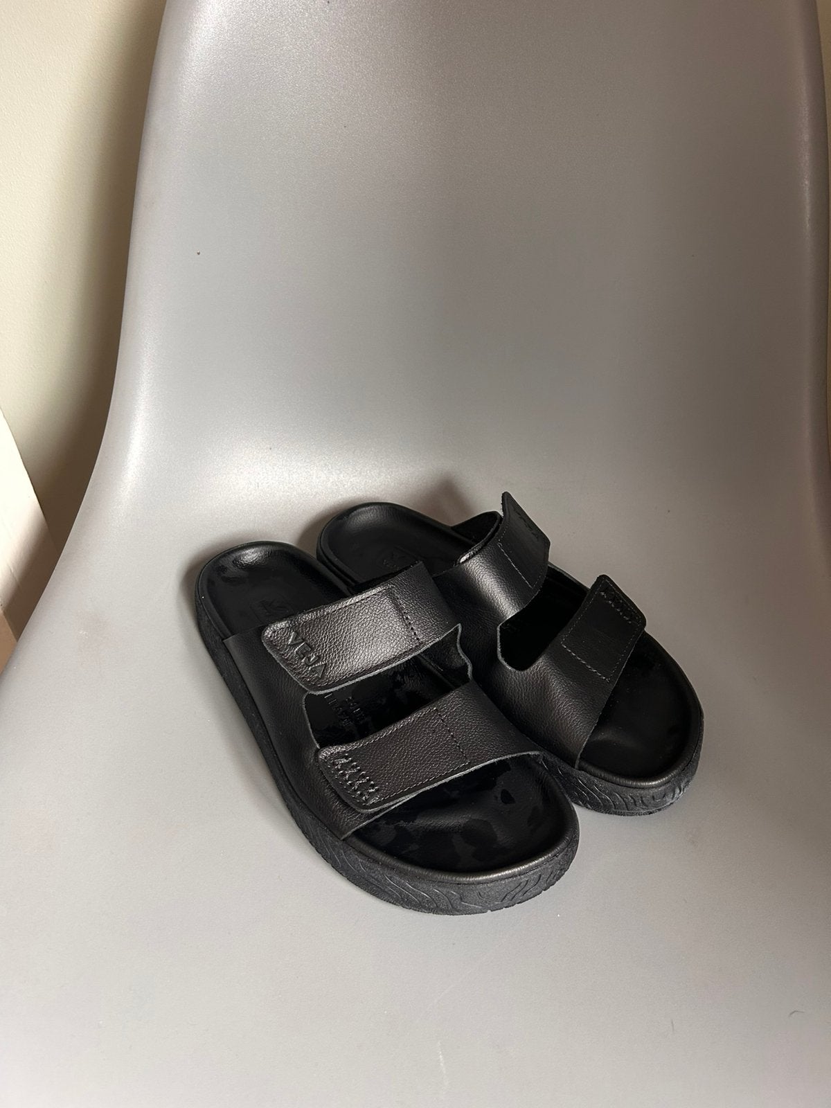 Veja Etna slippers/sandalen nieuw zwart 38, Kleding | Dames, Schoenen, Ophalen of Verzenden, Zo goed als nieuw, Zwart