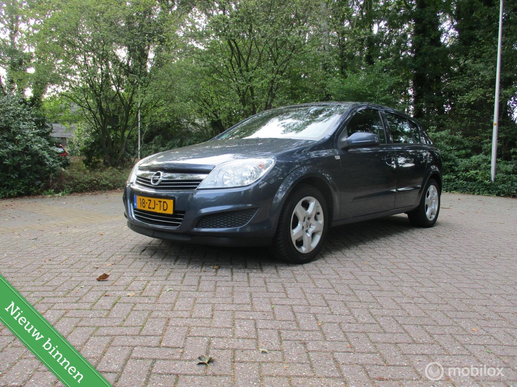 Opel Astra 1.6 Business airco 4 deurs apk 09-2027, Voorwielaandrijving, Gebruikt, Zwart, 4 cilinders