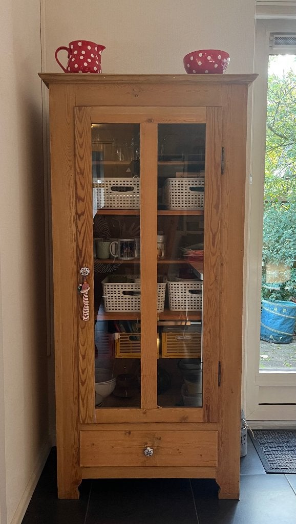 Antieke blankhouten vitrinekast, Ophalen, Gebruikt, 50 tot 100 cm, Met lade(s)