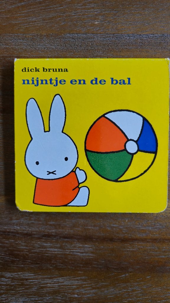 Nijntje en de bal boekje, Boeken, Kinderboeken | Baby's en Peuters, Ophalen of Verzenden, Gelezen, 1 tot 2 jaar
