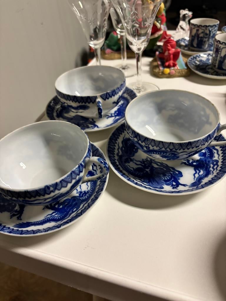 Set van 3 Chinese draken theekopjes met schotels, Antiek en Kunst, Antiek | Servies los, Ophalen