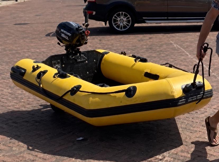 Boot met buitenboordmotor, Ophalen, Aluminium, Zo goed als nieuw, Inclusief motor