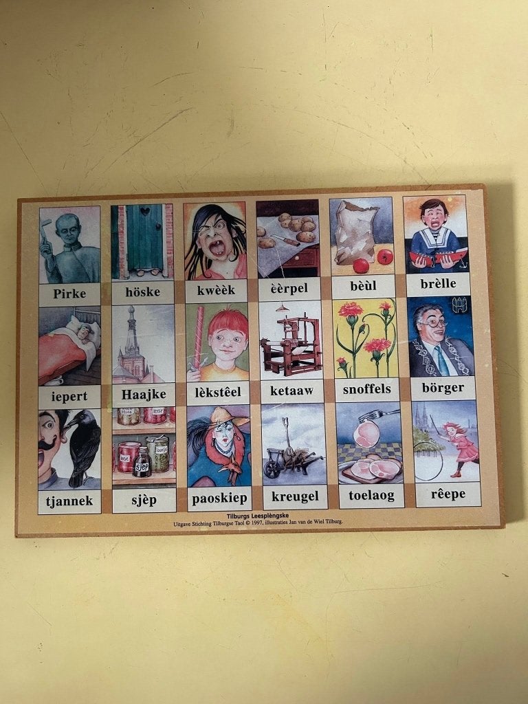 Houten leesplankje et aaw Tilburgs leesplèngske, Antiek en Kunst, Ophalen of Verzenden