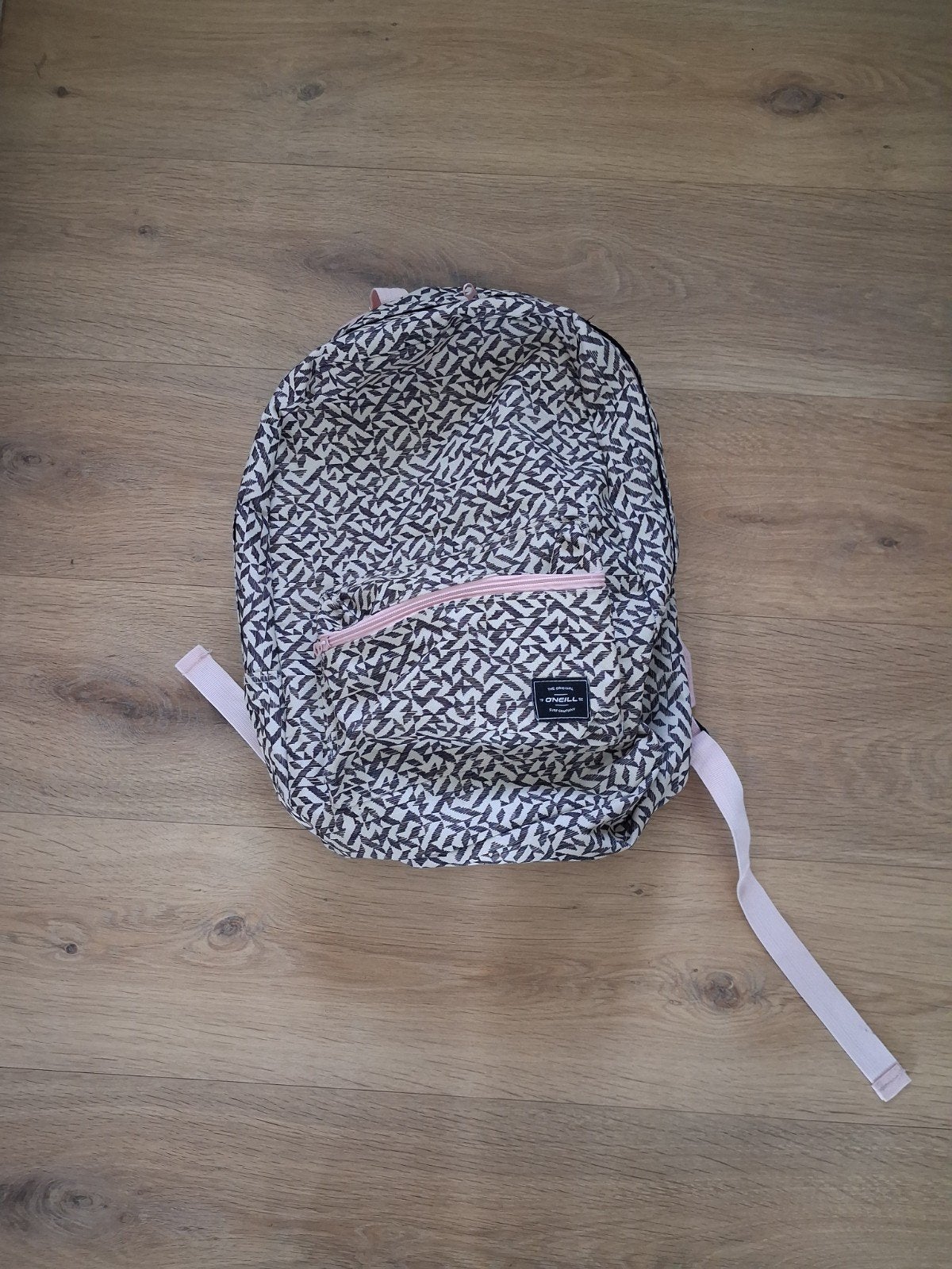 O'Neill rugzak wit/zwart/grijs patroon met roze rits, Overige merken, Gebruikt, 25 tot 40 cm, Ophalen of Verzenden
