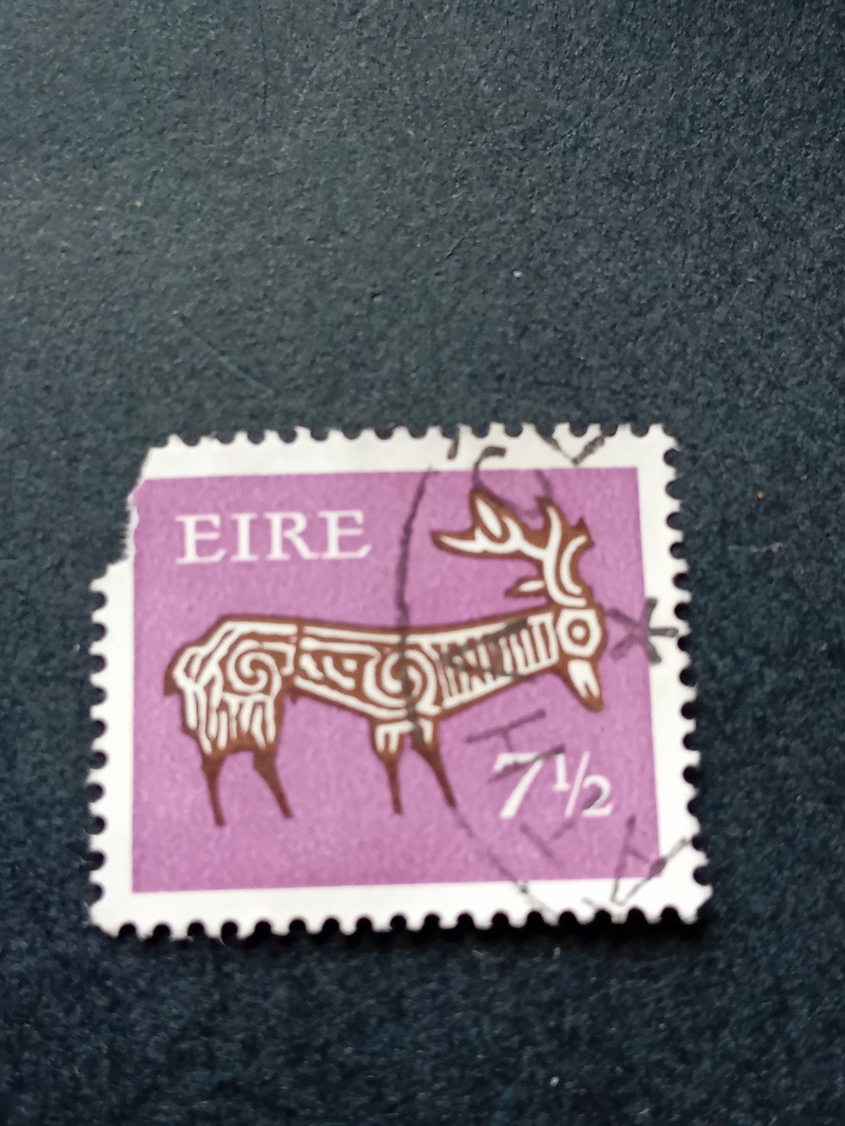 Ierse postzegel EIRE 7 1/2 met hertmotief, Postzegels en Munten, Ophalen of Verzenden, Na 1940, Gestempeld