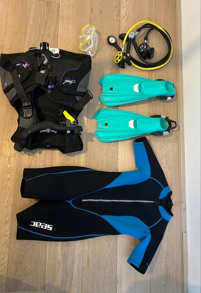 Complete duikset dames - Aqualung, als nieuw, Watersport en Boten, Duiken, Ophalen, Zo goed als nieuw, Overige typen
