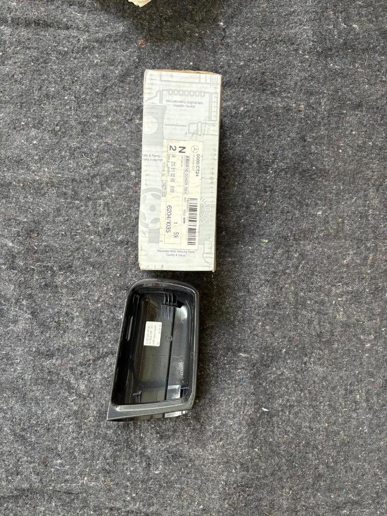Mercedes W202 C220 CDI A2108110260 Mirror housing right side, Auto-onderdelen, Spiegels, Ophalen of Verzenden, Nieuw, Mercedes-Benz