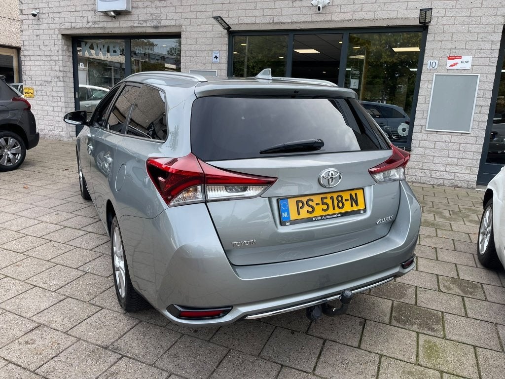 Foto 13 van Toyota Auris Touring Sports 1.2T Business Pano Trekhaak Navi