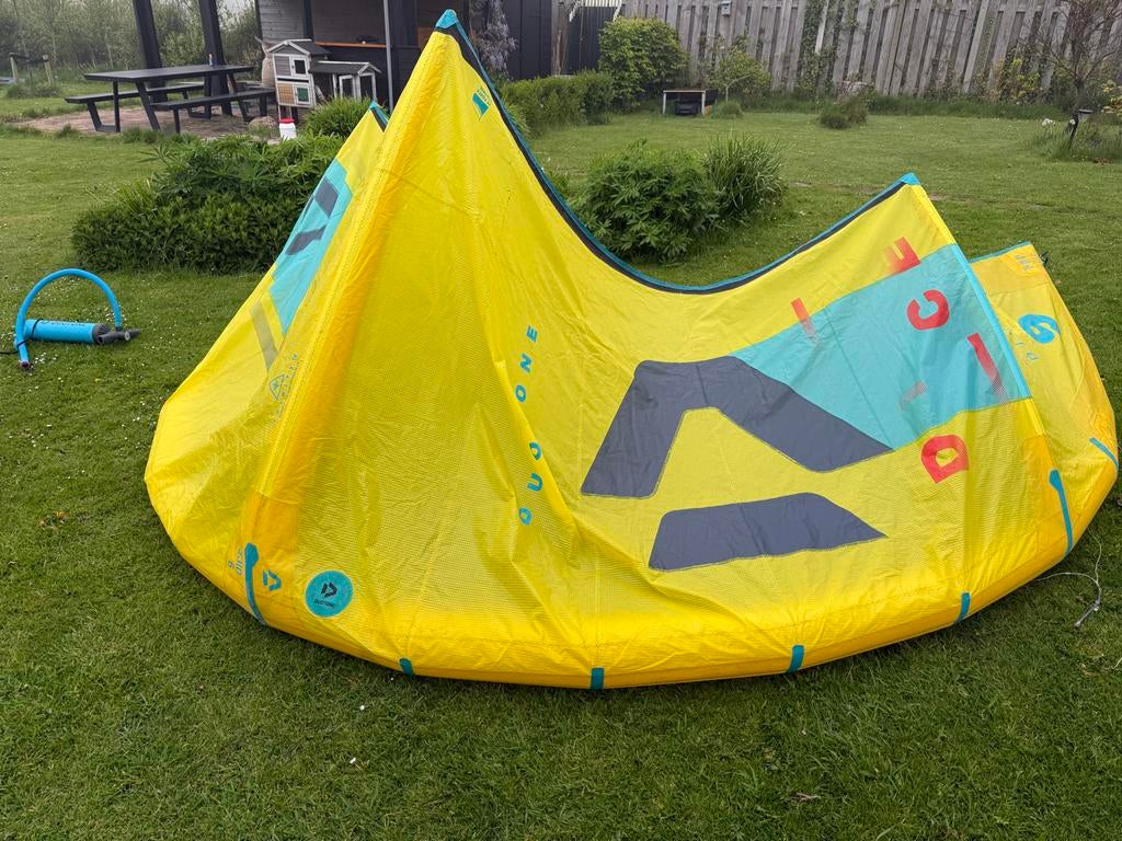 Duotone Dice 9m² Kitesurf Kite - Zo goed als nieuw, Watersport en Boten, 9 m², Geen board, Ophalen of Verzenden, Zo goed als nieuw