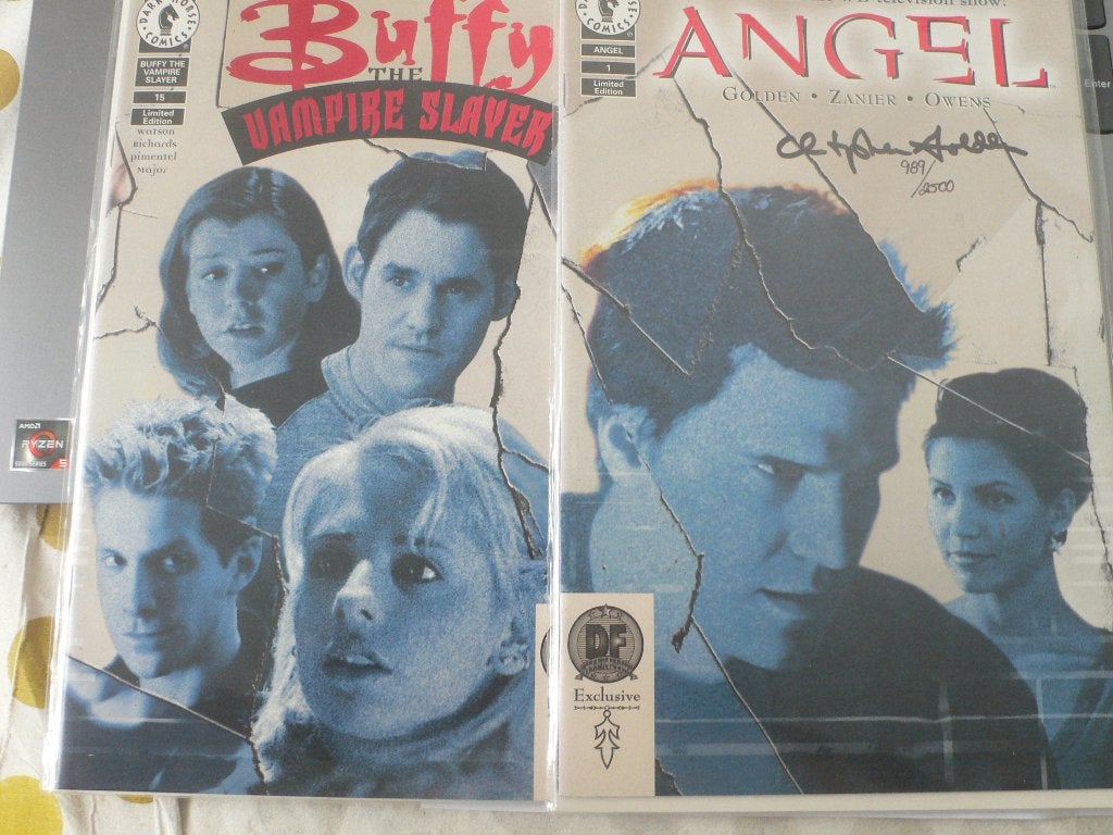 Buffy the vampire slayer - Angel (gesigneerd), Ophalen of Verzenden, Zo goed als nieuw, Tv, Overige typen