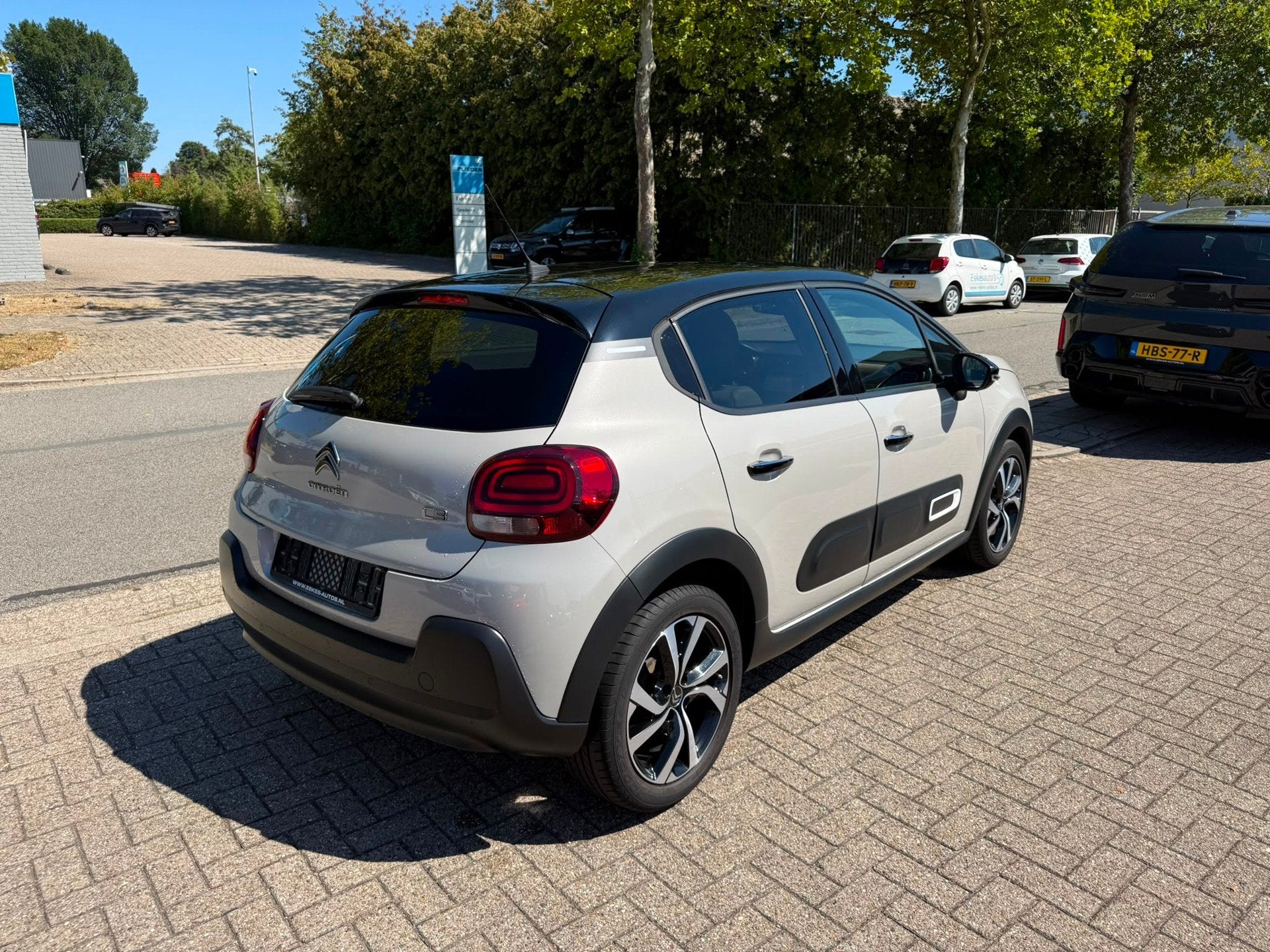 Citroen C3 1.2 PureTech Shine, Navi, Camera, Airco Dealer au, Auto's, 450 kg, Gebruikt, 1199 cc, Beige
