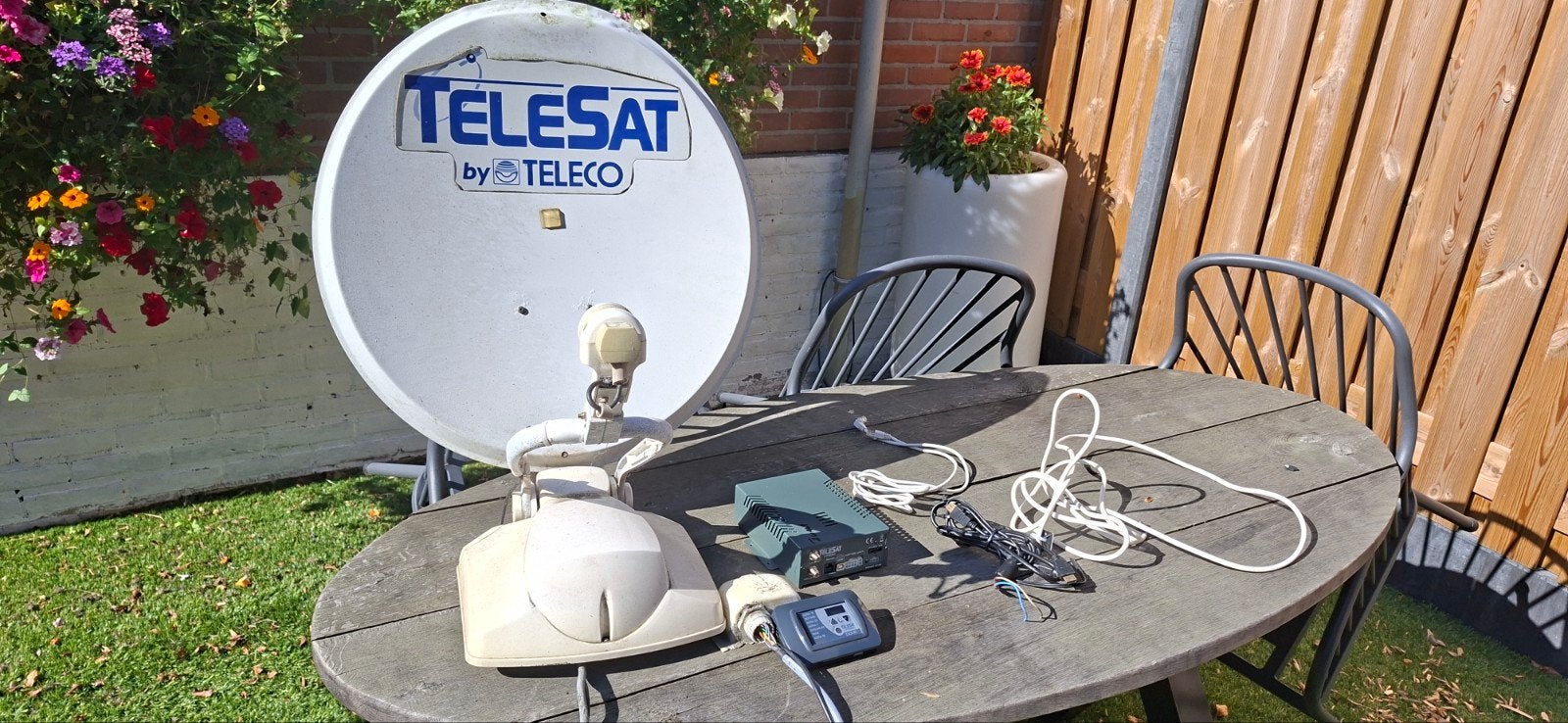 Telesat tv schotel voor camper/caravan compleet, Caravans en Kamperen, Ophalen of Verzenden