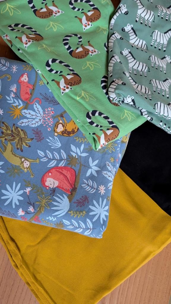 Tricot stoffen, diverse prints en kleuren, Ophalen