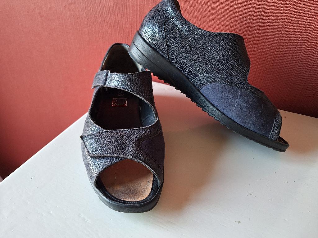 Durea sandalen donkerblauw mt 7, Kleding | Dames, Schoenen, Durea, Blauw, Zo goed als nieuw, Sandalen of Muiltjes