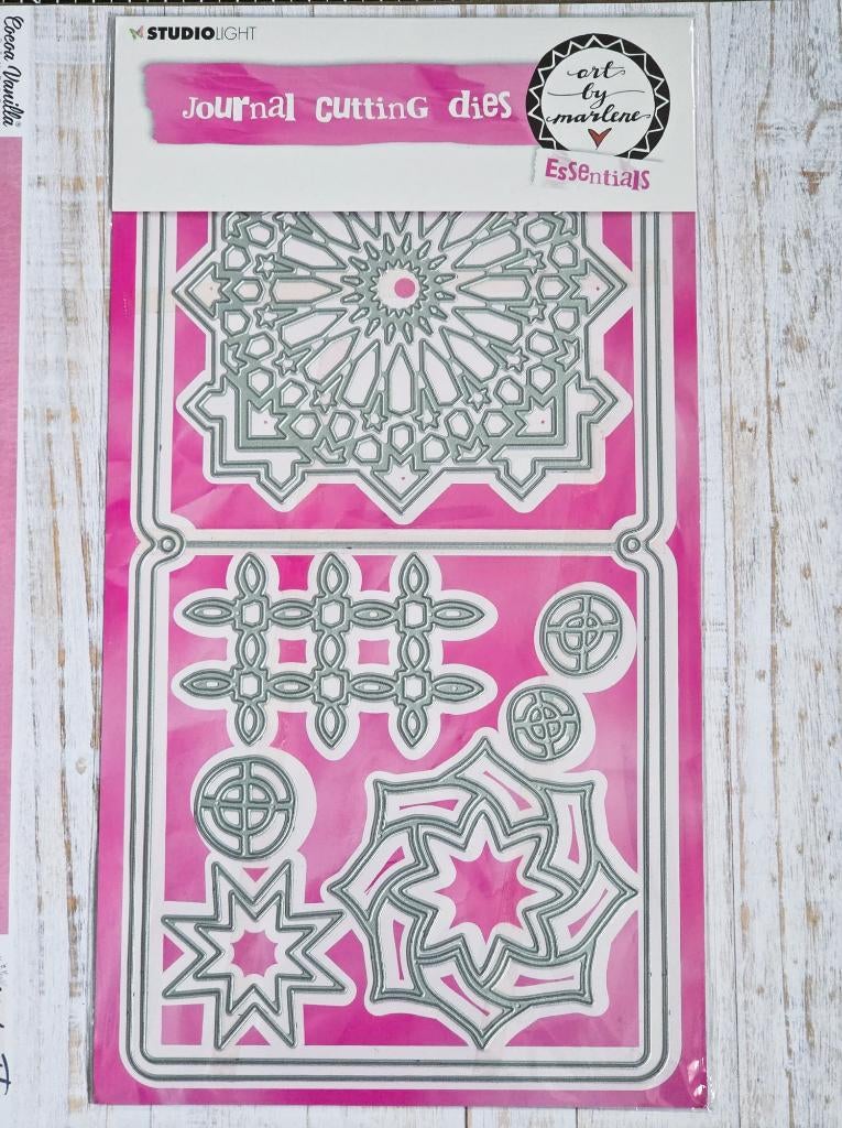Art by Marlene - Die Cut Journal nr.12, Ophalen of Verzenden, Nieuw, Frame of Mal, Overige merken