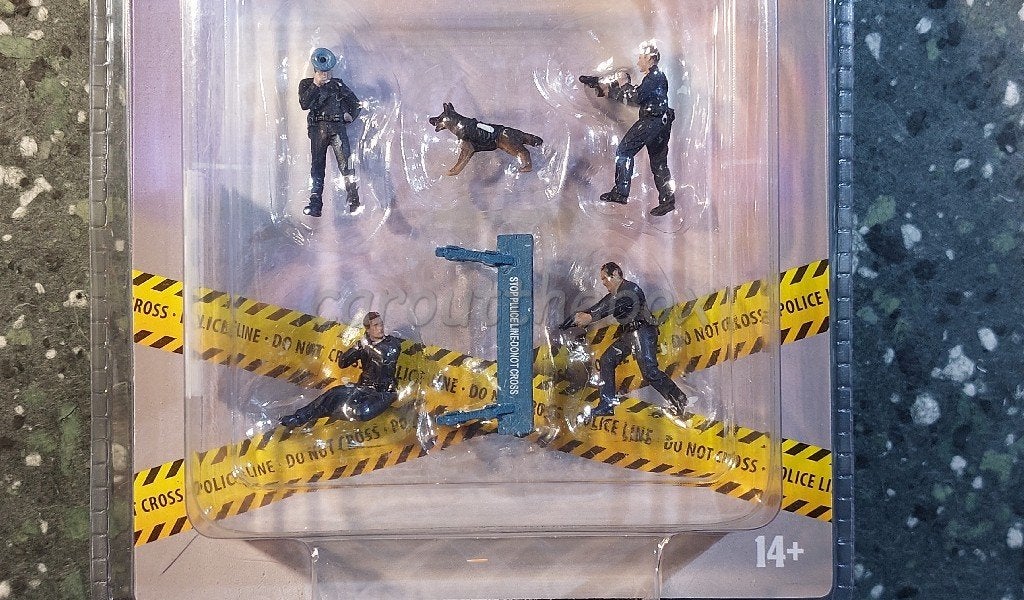 Diorama figuur Off Police Line 2 1:64 Amer. diorama AD308, Verzenden, Nieuw, 1:50 of kleiner, Figuur of Figuren