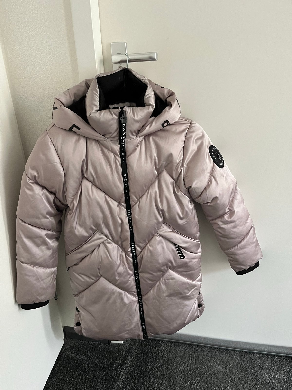 Stijlvolle Roze Winterjas voor Meisjes - Baker by Ted Baker, Kinderen en Baby's, Ophalen of Verzenden, Zo goed als nieuw, Meisje