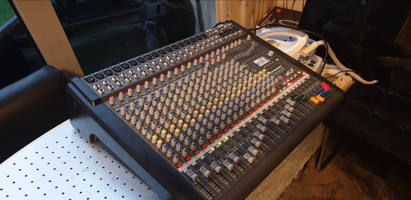 Dynacord PowerMate 1600 Powermixer - 2x1000W, Muziek en Instrumenten, Mengpanelen, Ophalen of Verzenden