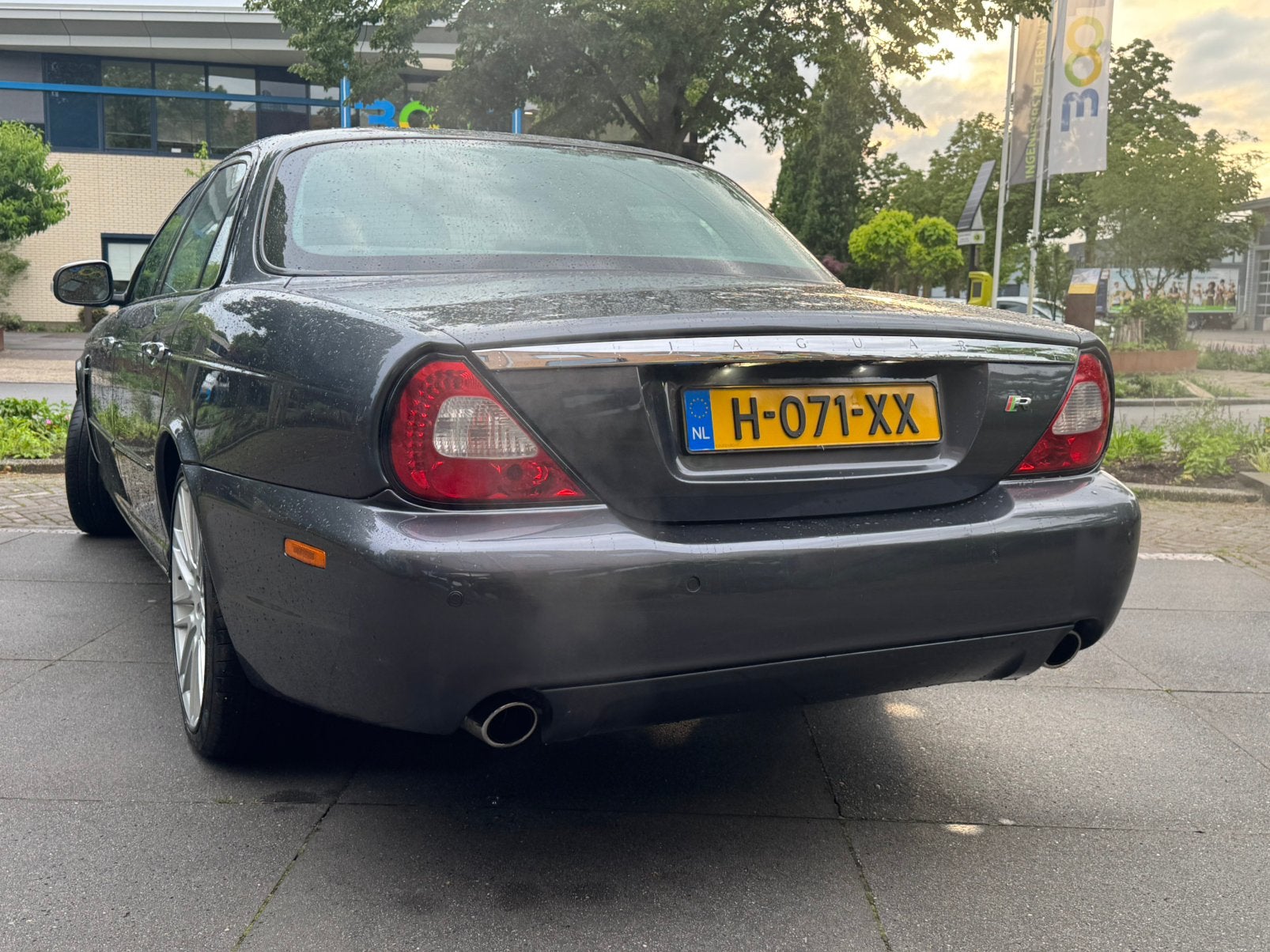 Jaguar XJR Sport in prijs verlaagd, Auto's, Jaguar, Achterwielaandrijving, Particulier, Dealer onderhouden, Zilver of Grijs