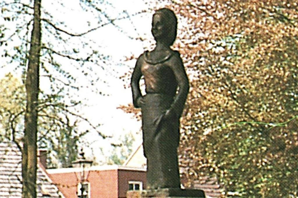 36418 Bredevoort 80+ G standbeeld Hendrikje stoffels Gelopen, Ophalen of Verzenden, 1980 tot heden, Gelopen, Gelderland